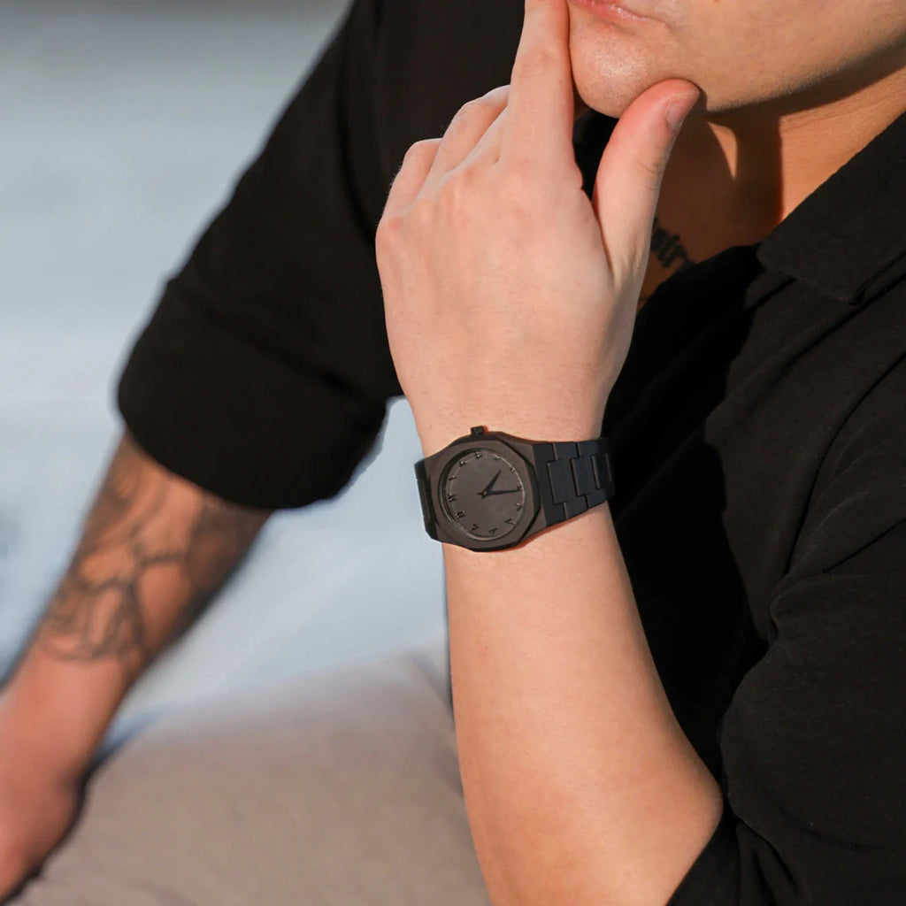 ARABIC AURA™ – Minimal Arabic Watch