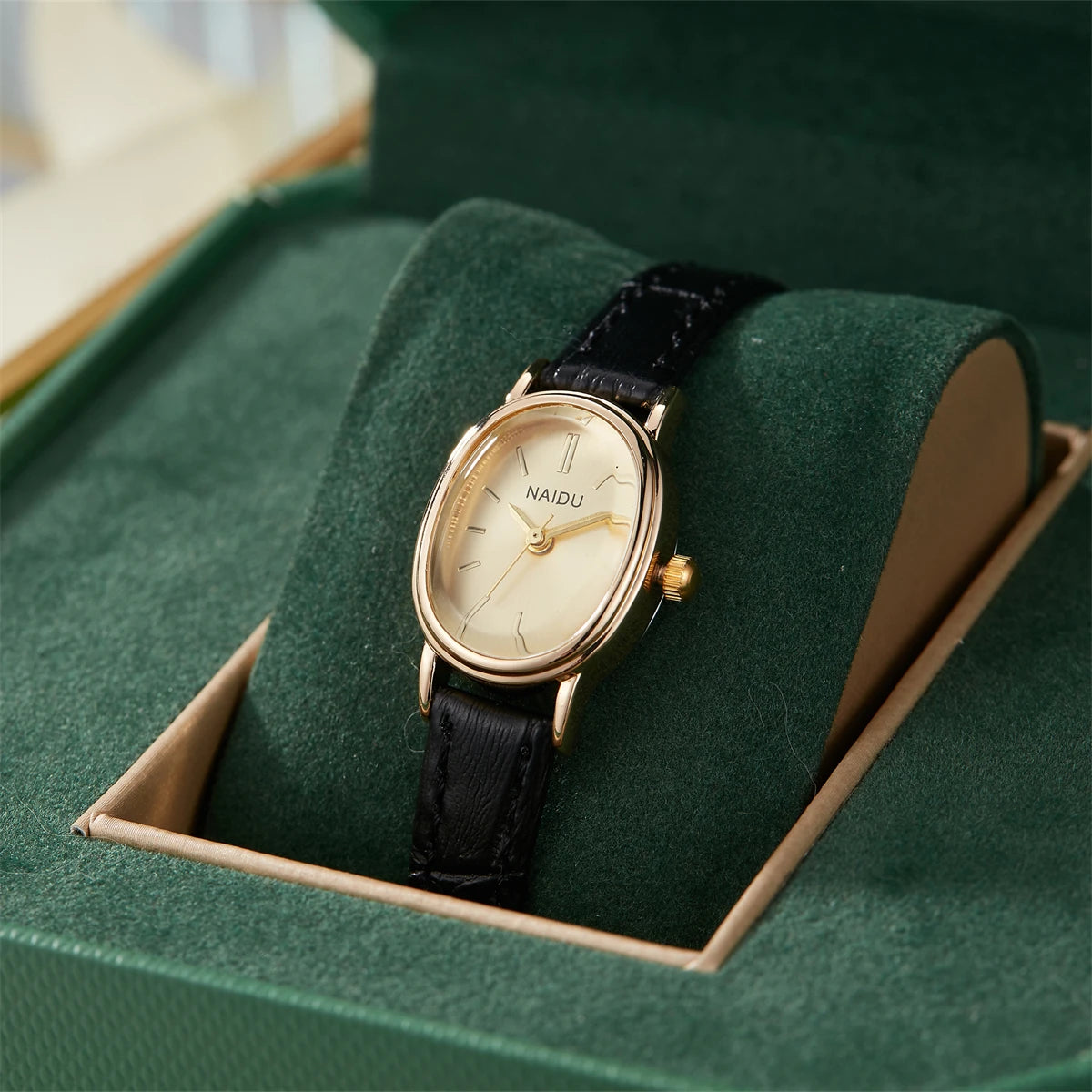 NAIDU™ Oval Classic Leather Watch